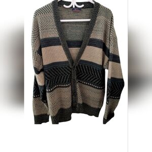 Vintage Men's Green and Beige cardigan retro